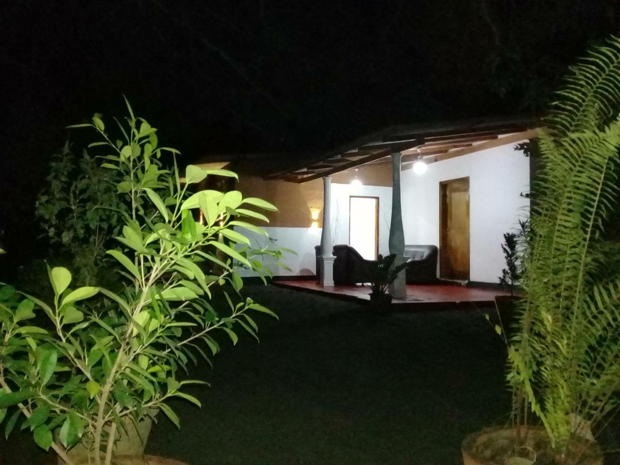 Tusker's Paradise Safari Villa Udawalawe Bagian luar foto